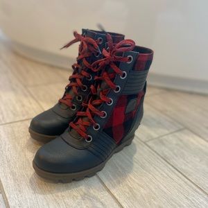 Sorel Lexie wedge boots